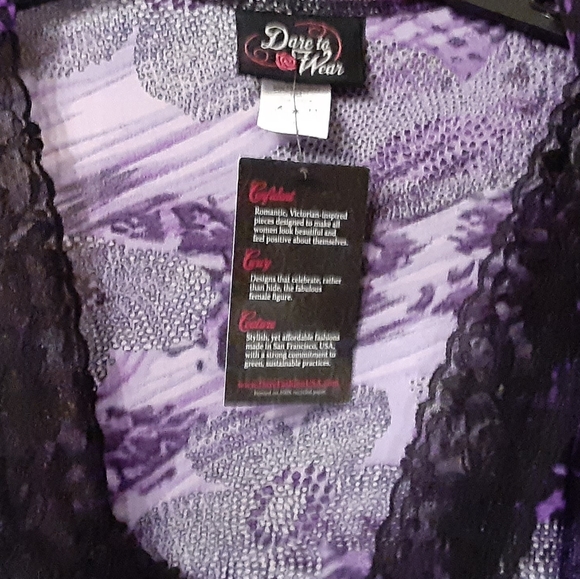 NWT, CORSET LOOK - Picture 2 of 4